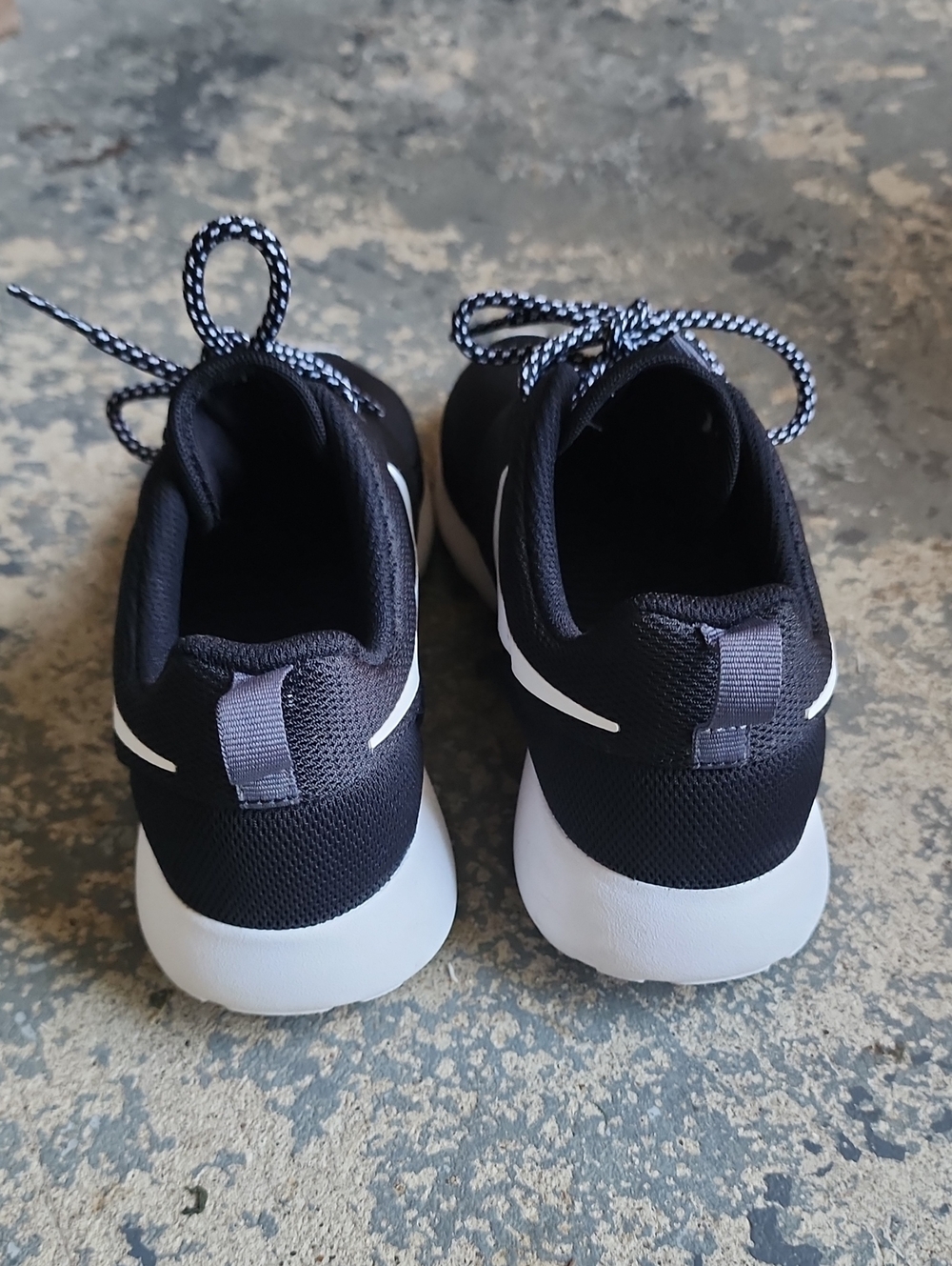Nike Roshe One Ladies Shoes - Picture 4 of 6